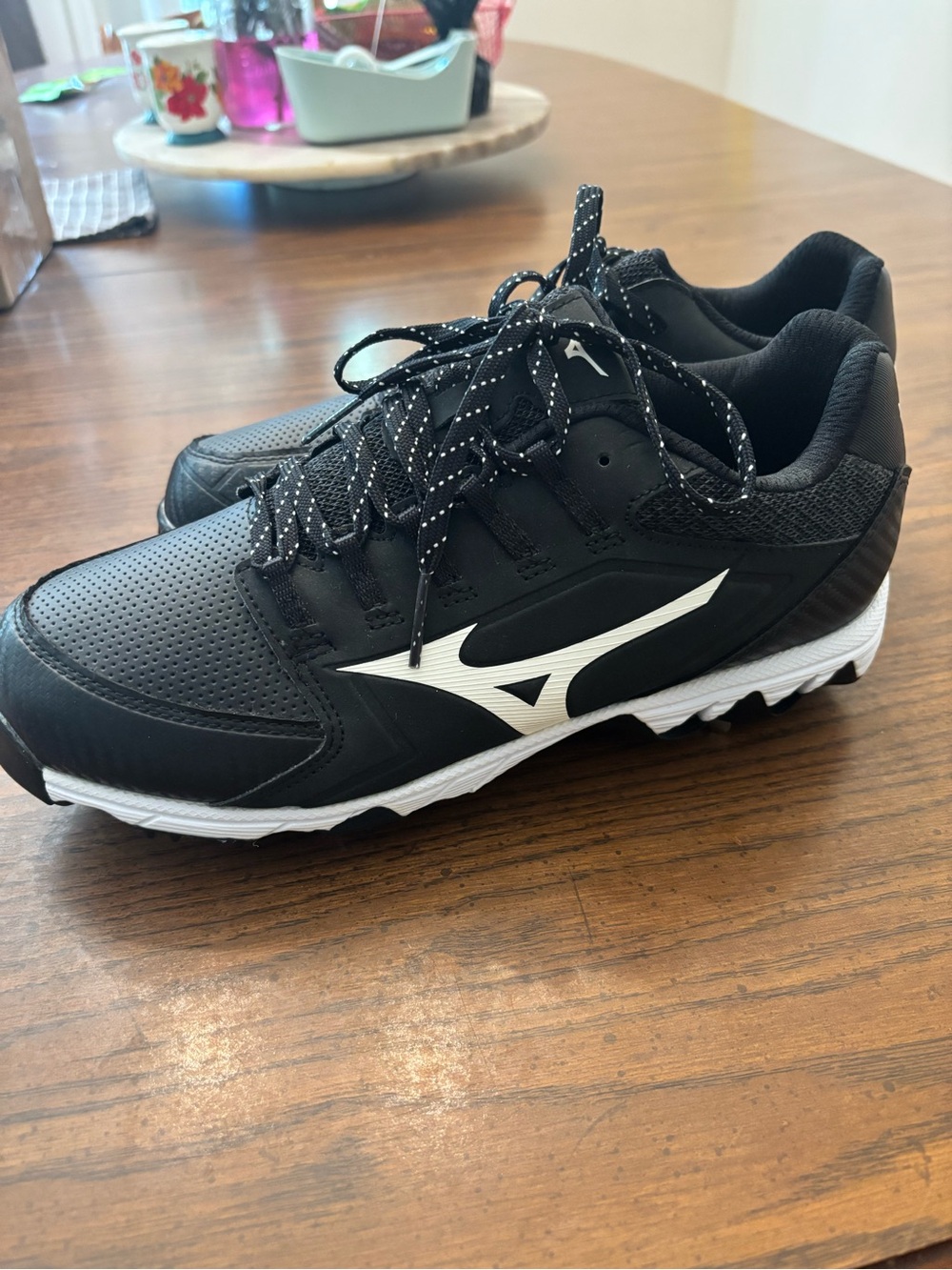 NEW Mizuno Womens Black 9-Spike Swift 6 Low Metal Softball Cleats Shoes Size 9